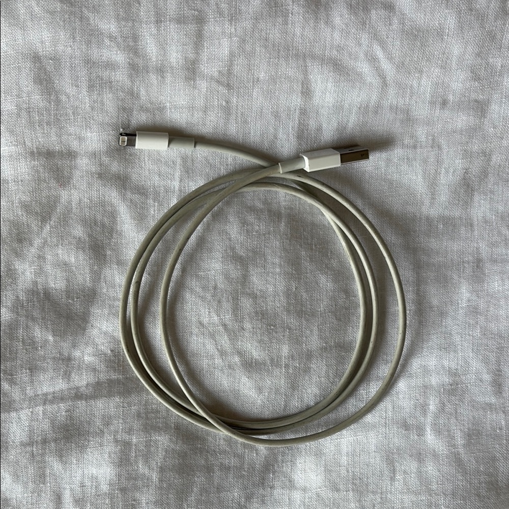 White Lightning to USB Charging Cable for iPhone